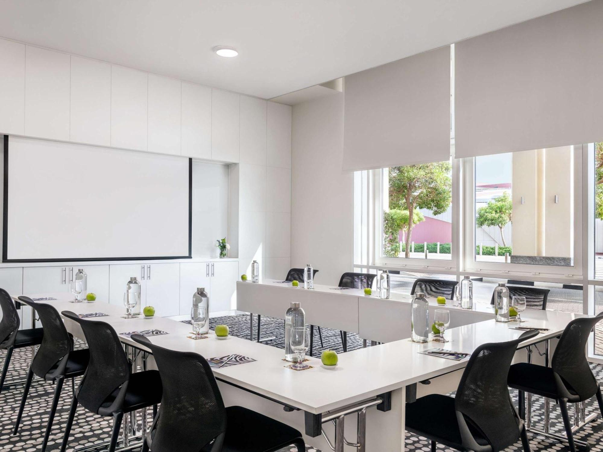 Hotel Ibis Styles Dragon Mart Dubai
