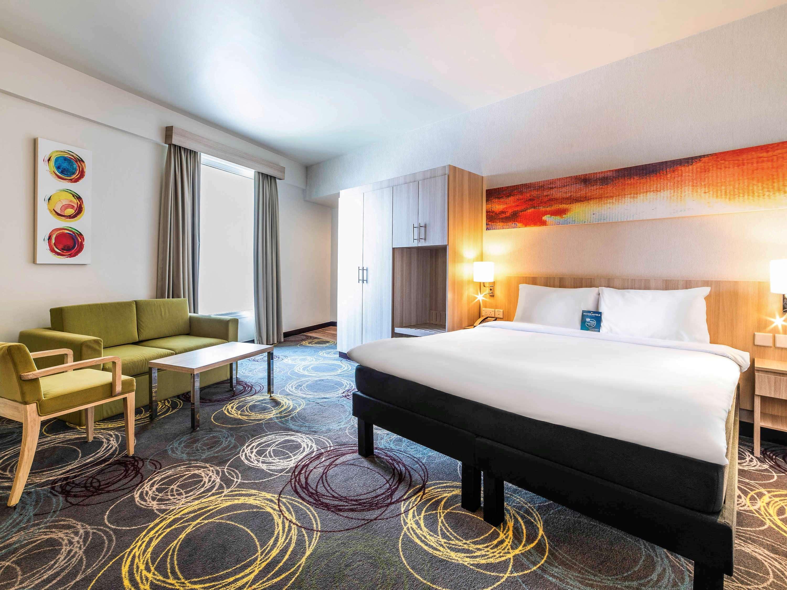 Отель Ibis Styles Dragon Mart